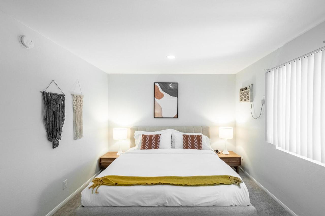 1Br Apartment In North Hollywood With Balcony - Los Angeles — Photos 3